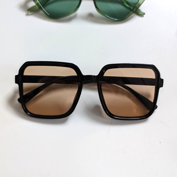 Free People Accessories - 70s Retro Black Square Minimalist Festival Sunglasses Chic Tinted Sunnies Shades